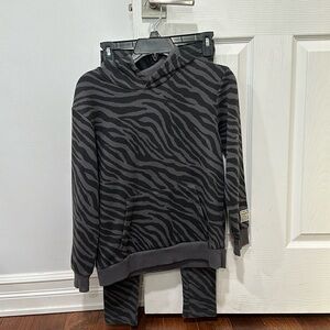 Track suit girls black and grey zebra